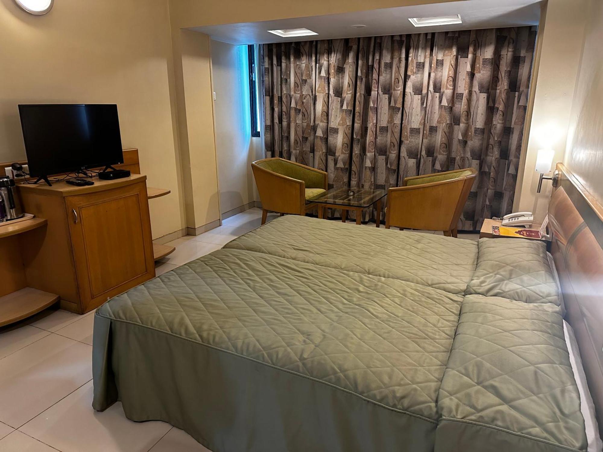 Hotel Ashirwad Pune Eksteriør billede