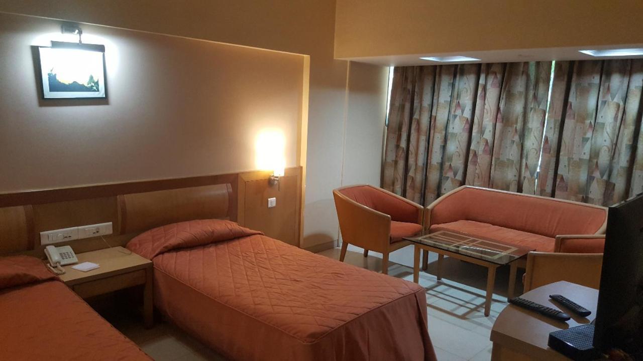 Hotel Ashirwad Pune Eksteriør billede