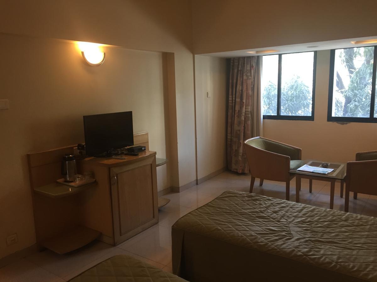Hotel Ashirwad Pune Eksteriør billede
